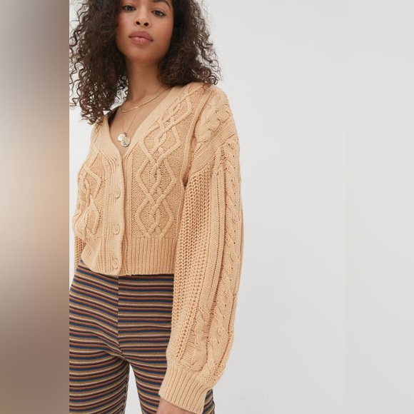 UO Elena Cable Knit Cardigan - Picture 2 of 6